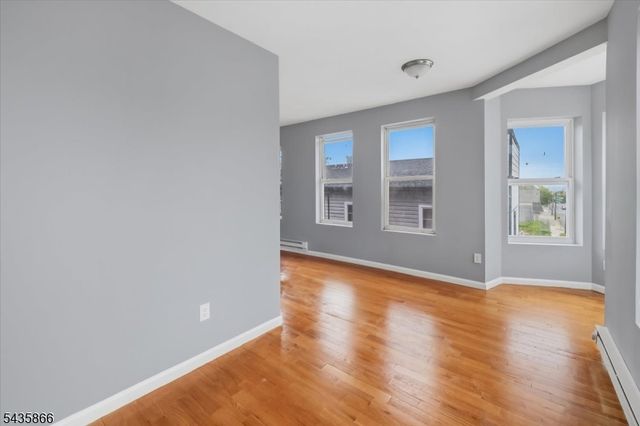 422 18th Avenue, Newark City, NJ 07108