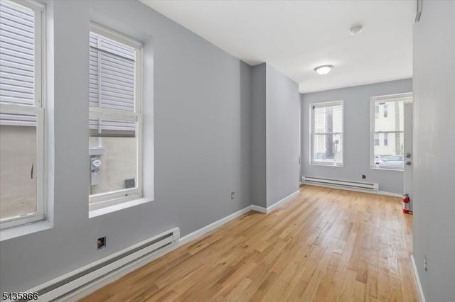 422 18th Avenue, Newark City, NJ 07108