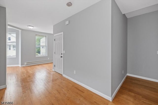 422 18th Avenue, Newark City, NJ 07108