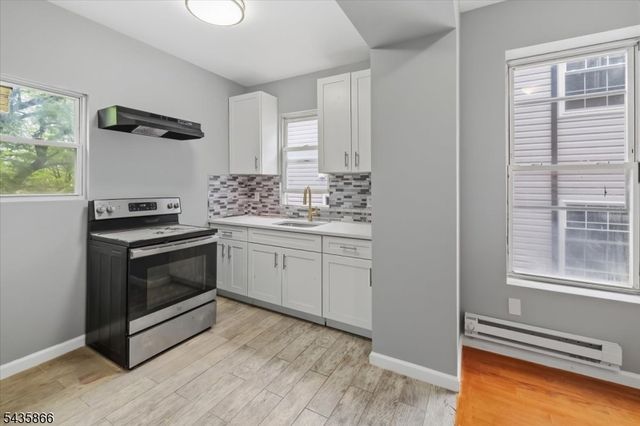 422 18th Avenue, Newark City, NJ 07108