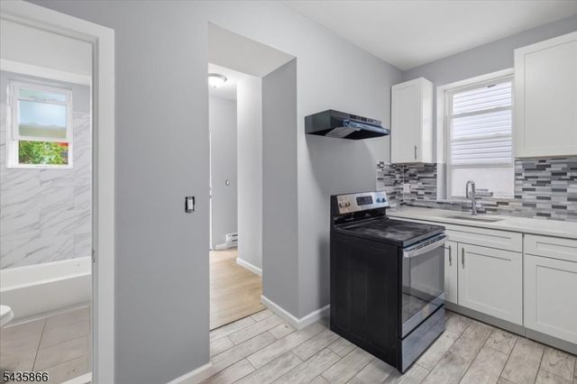 422 18th Avenue, Newark City, NJ 07108