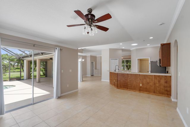 1025 SOUTHLAKES Way SW, Vero Beach, FL 32968