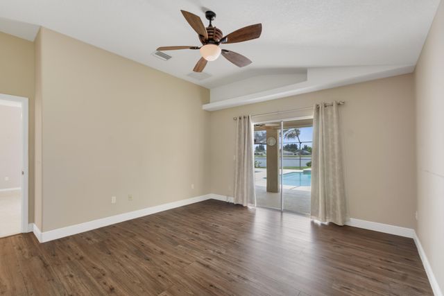 1025 SOUTHLAKES Way SW, Vero Beach, FL 32968