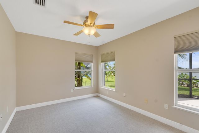 1025 SOUTHLAKES Way SW, Vero Beach, FL 32968