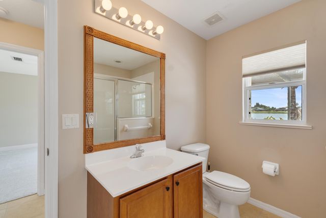 1025 SOUTHLAKES Way SW, Vero Beach, FL 32968