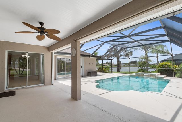 1025 SOUTHLAKES Way SW, Vero Beach, FL 32968