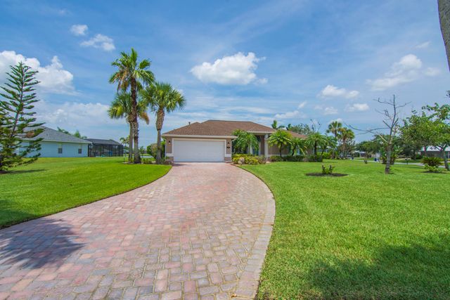 1025 SOUTHLAKES Way SW, Vero Beach, FL 32968