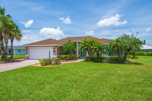 1025 SOUTHLAKES Way SW, Vero Beach, FL 32968