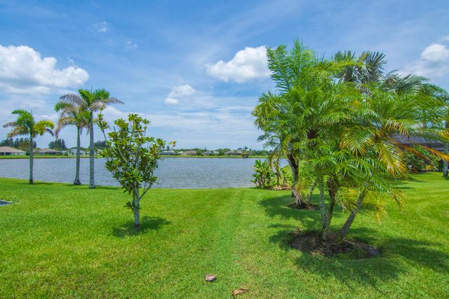1025 SOUTHLAKES Way SW, Vero Beach, FL 32968