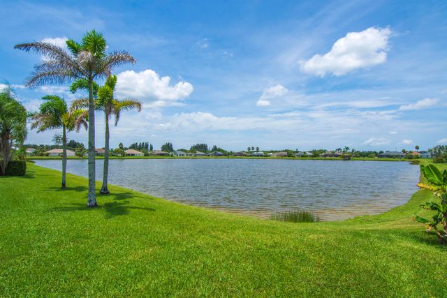 1025 SOUTHLAKES Way SW, Vero Beach, FL 32968