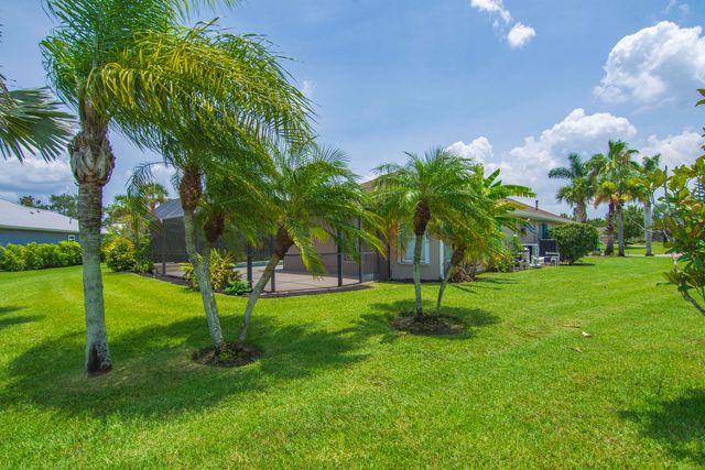 1025 SOUTHLAKES Way SW, Vero Beach, FL 32968
