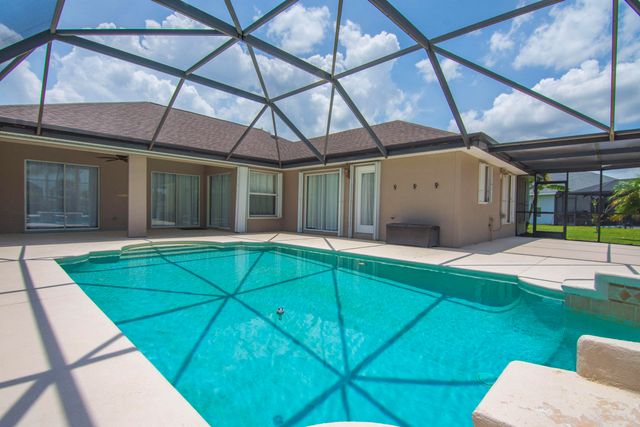 1025 SOUTHLAKES Way SW, Vero Beach, FL 32968
