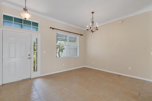 1025 SOUTHLAKES Way SW, Vero Beach, FL 32968