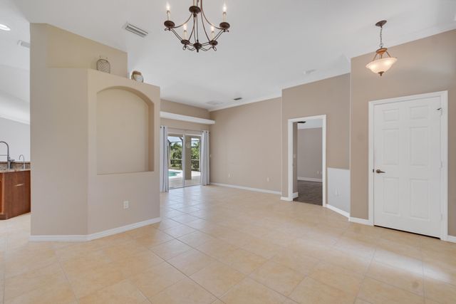 1025 SOUTHLAKES Way SW, Vero Beach, FL 32968