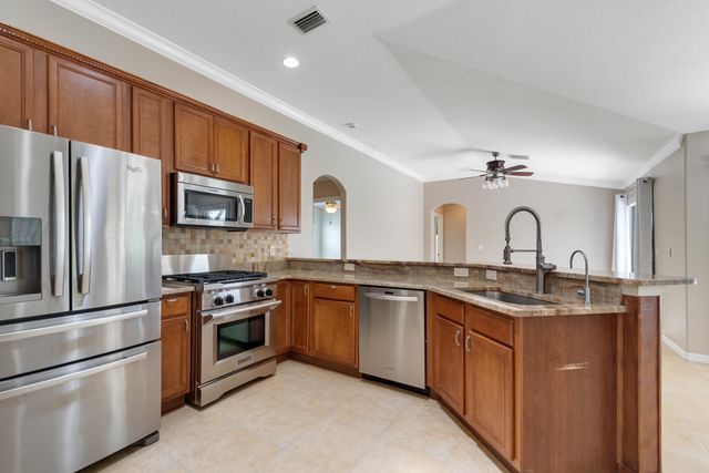 1025 SOUTHLAKES Way SW, Vero Beach, FL 32968