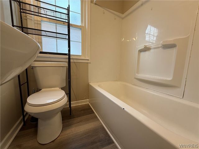 2456 South Avenue, Niagara Falls, NY 14305