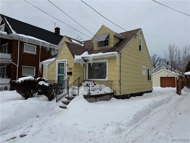 2456 South Avenue, Niagara Falls, NY 14305