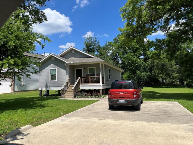 6700 Sandra St Street, Houston, TX 77028