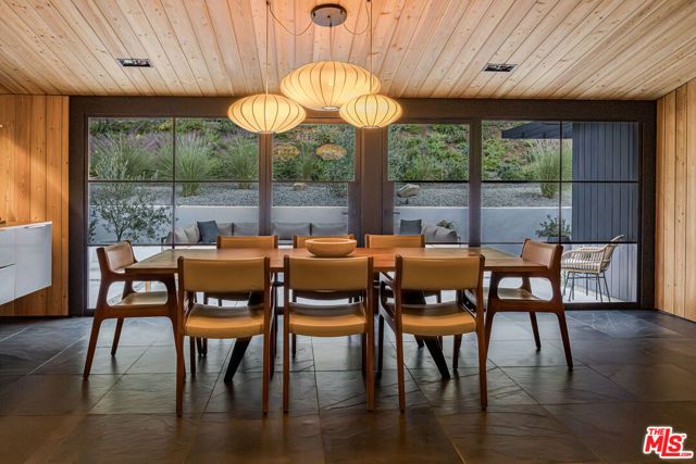 3860 Kingswood Road, Sherman Oaks, CA 91403