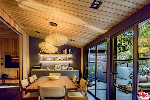 3860 Kingswood Road, Sherman Oaks, CA 91403