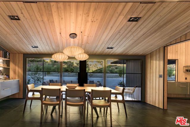 3860 Kingswood Road, Sherman Oaks, CA 91403