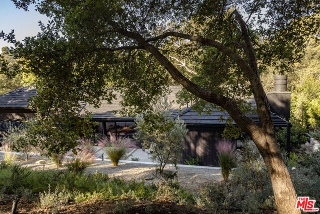 3860 Kingswood Road, Sherman Oaks, CA 91403