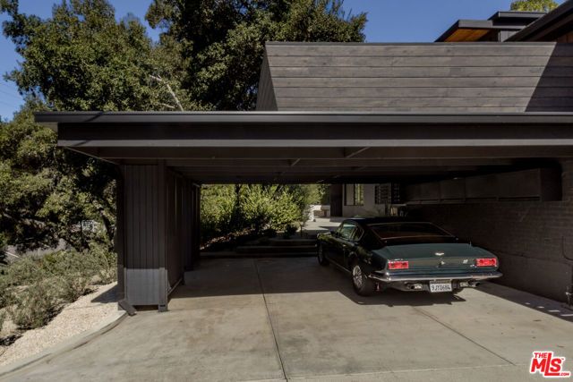 3860 Kingswood Road, Sherman Oaks, CA 91403
