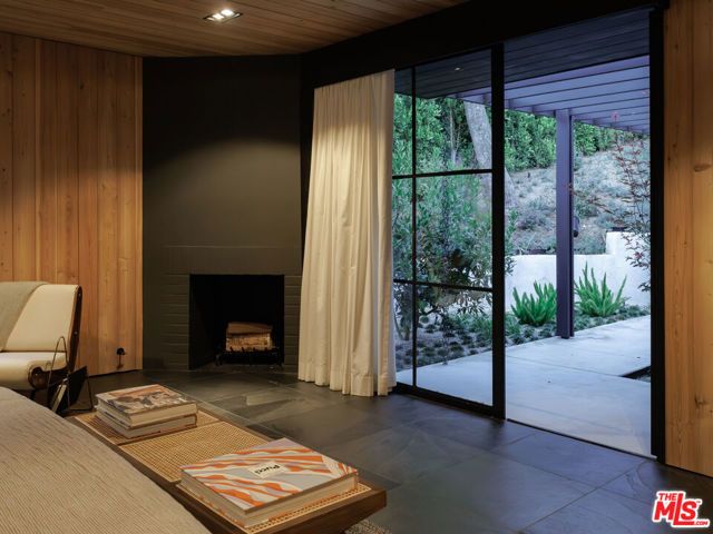 3860 Kingswood Road, Sherman Oaks, CA 91403