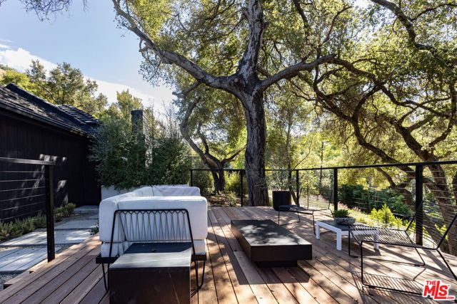 3860 Kingswood Road, Sherman Oaks, CA 91403