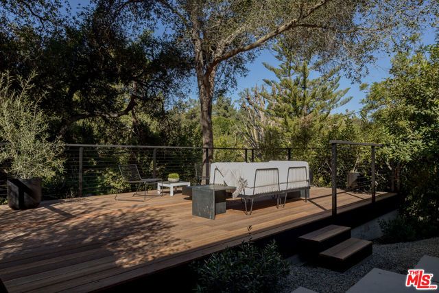 3860 Kingswood Road, Sherman Oaks, CA 91403