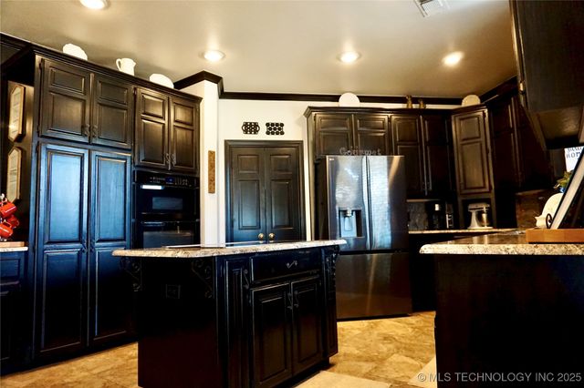 712 Franklin Court, Ardmore, OK 73401