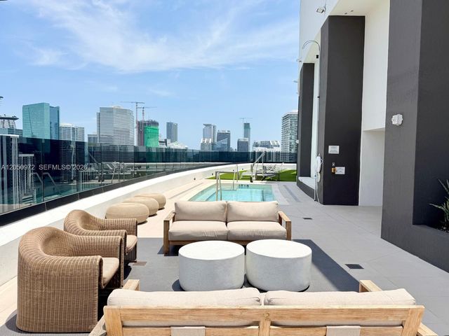 225 N Miami Ave 308, Miami, FL 33128