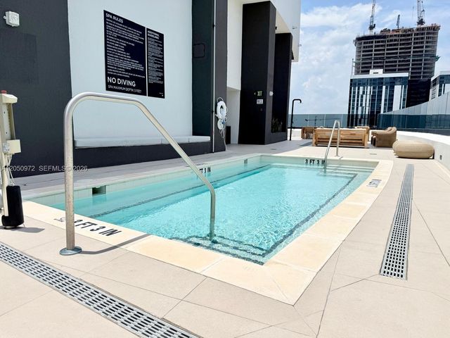 225 N Miami Ave 308, Miami, FL 33128