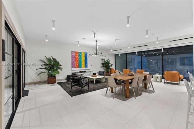 225 N Miami Ave 308, Miami, FL 33128