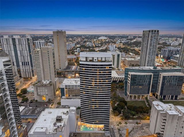 225 N Miami Ave 308, Miami, FL 33128