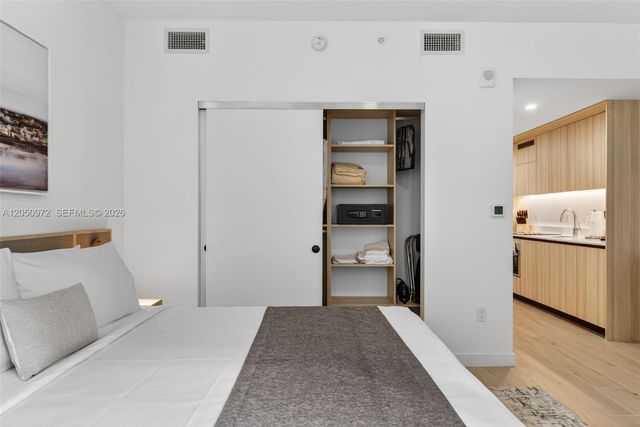 225 N Miami Ave 308, Miami, FL 33128
