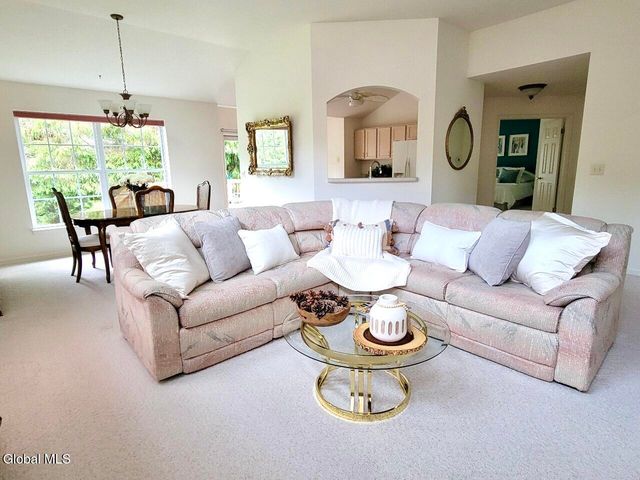 2 Sheridan Court, Clifton Park, NY 12065