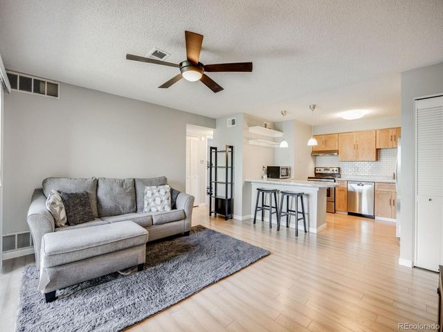 2575 S Syracuse Way K201, Denver, CO 80231