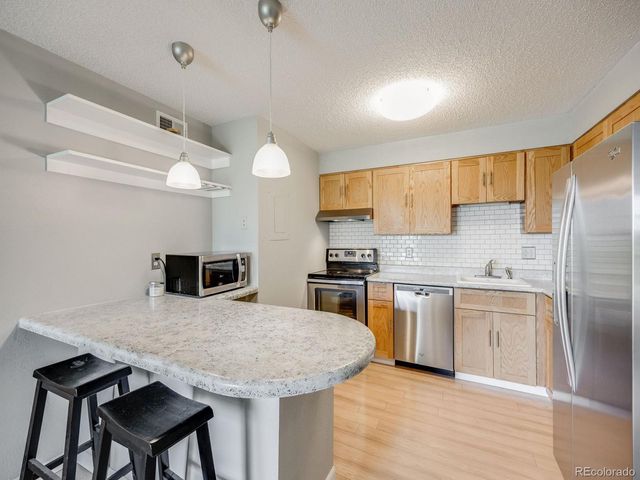 2575 S Syracuse Way K201, Denver, CO 80231