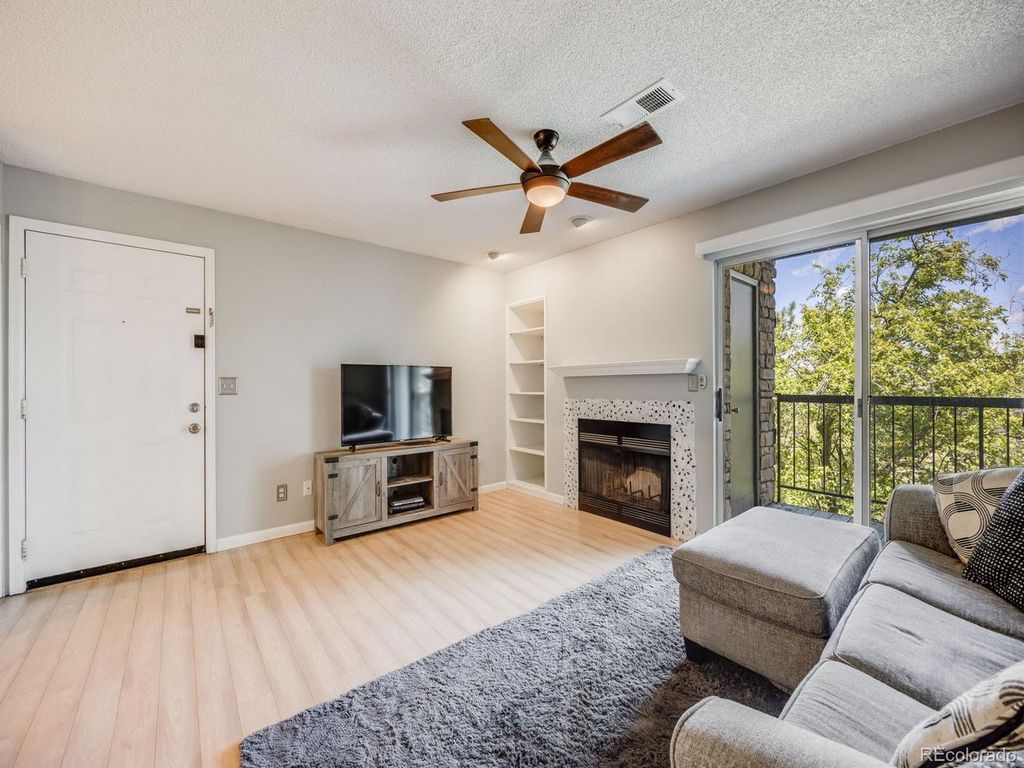 2575 S Syracuse Way K201, Denver, CO 80231