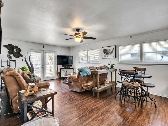 16614 Jamaica Inn Road, Jamaica Beach, TX 77554