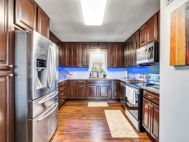 16614 Jamaica Inn Road, Jamaica Beach, TX 77554