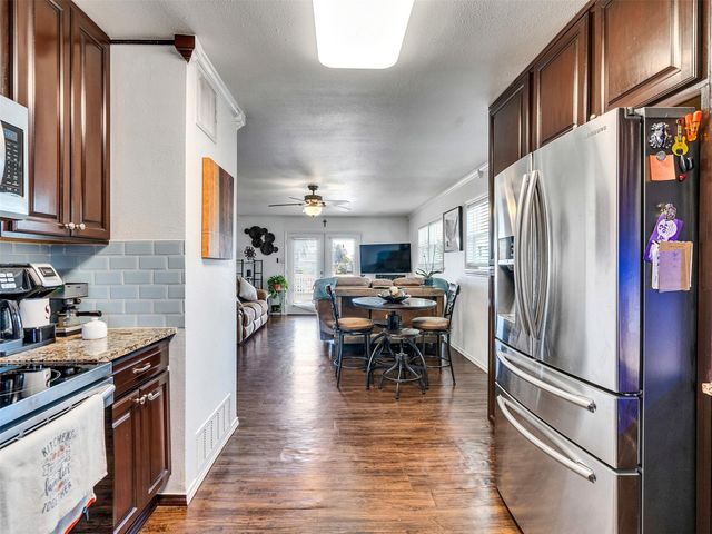 16614 Jamaica Inn Road, Jamaica Beach, TX 77554