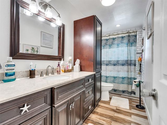 16614 Jamaica Inn Road, Jamaica Beach, TX 77554