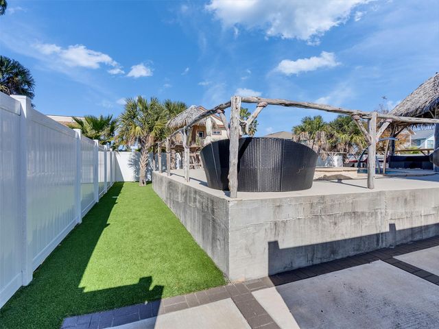 16614 Jamaica Inn Road, Jamaica Beach, TX 77554