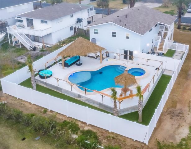 16614 Jamaica Inn Road, Jamaica Beach, TX 77554