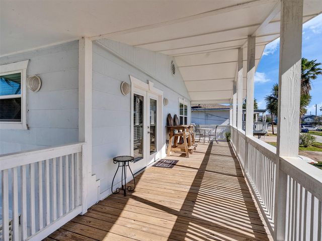 16614 Jamaica Inn Road, Jamaica Beach, TX 77554