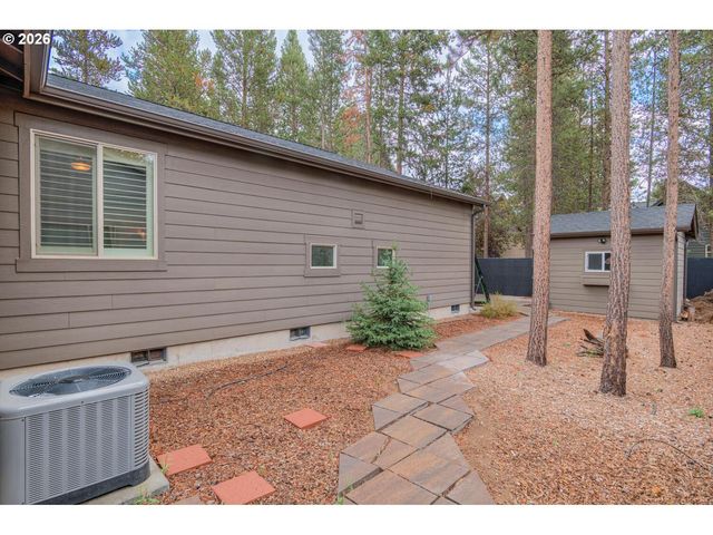 51868 TRAPPER GEORGE Ln, La Pine, OR 97739