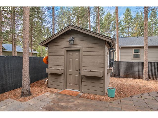 51868 TRAPPER GEORGE Ln, La Pine, OR 97739