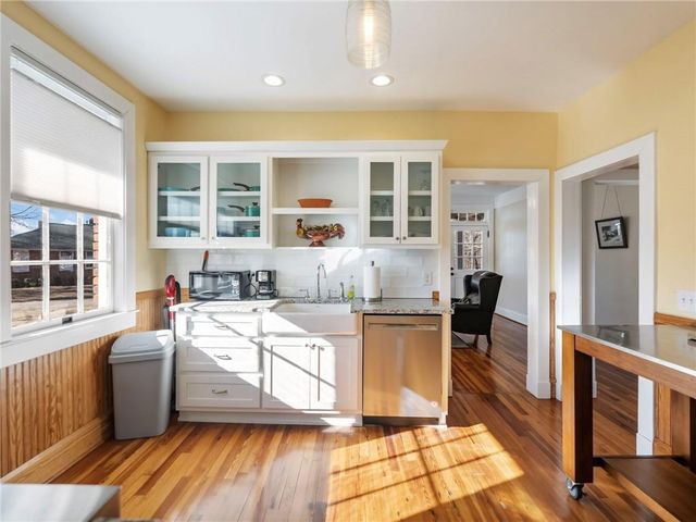 19 Fourth Street, Gainesville, GA 30504